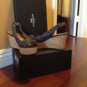 Coach women's Ferry Peep Toe casual platform